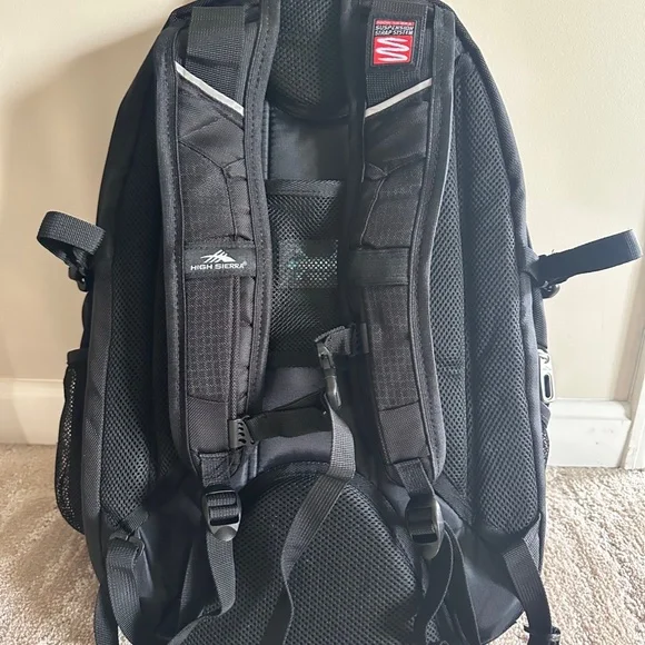 High Sierra 17" Laptop Backpack – TSA-Friendly, Black, Like New - Picture 5 of 14